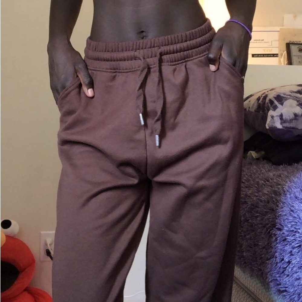 Urban planet brown jogger sweatpants size small but fit like a extra small!